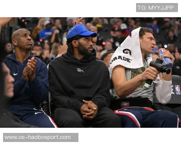 快船与步行者激战正酣NBA赛场精彩瞬间回顾与分析